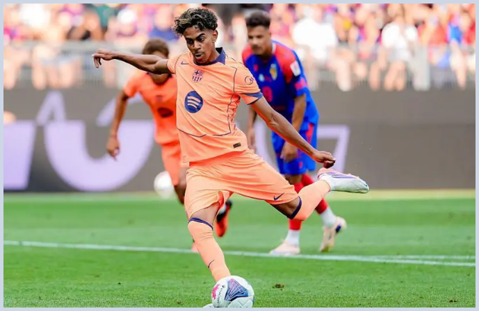 Barcelona's Striker Crisis: Can Flick's False Nine System Replace Lewandowski?